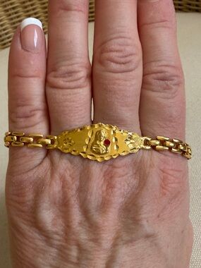 Beautiful Vintage Diamond Cut Gold Blessed Mother Bracelet With Red Crystal
